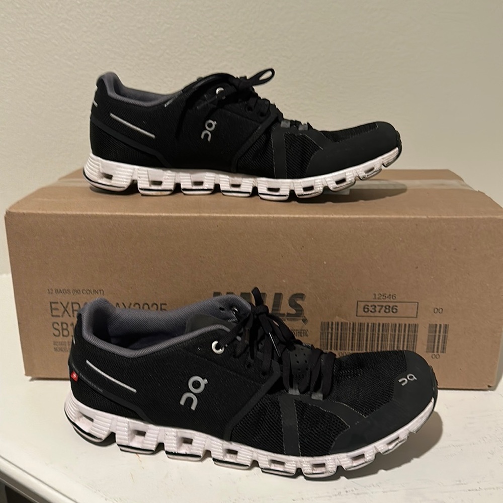 On cloud 5 mens 10.5
